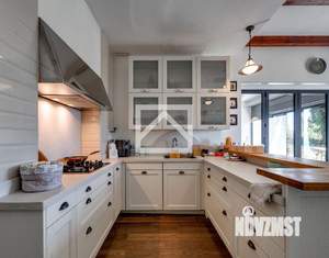 Дом 450м², 2-этажный, участок 15 сот.  