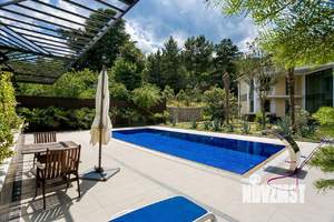 Дом 600м², 3-этажный, участок 20 сот.  