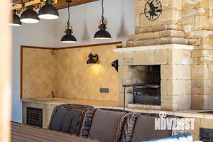 Дом 1000м&sup2;, 3-этажный, участок 16 сот.  