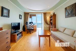 Дом 365м&sup2;, 3-этажный, участок 20 сот.  