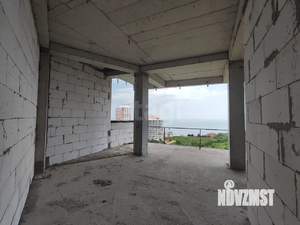 Дом 1077м&sup2;, 3-этажный, участок 13 сот.  