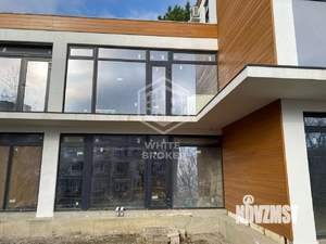 Дом 306м&sup2;, 3-этажный, участок 4 сот.  