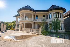 Дом 650м², 2-этажный, участок 8 сот.  