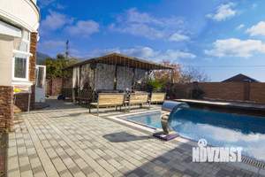 Дом 170м&sup2;, 3-этажный, участок 7 сот.  