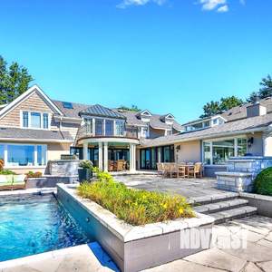 Дом 180м², 1-этажный, участок 7 сот.  