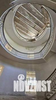 Дом 1156м&sup2;, 3-этажный, участок 20 сот.  