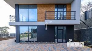 Дом 167м&sup2;, 2-этажный, участок 4 сот.  