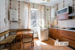 Дом 286м², 3-этажный, участок 6 сот.  