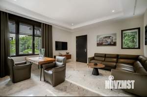 Коттедж 270м², 3-этажный, участок 14 сот.  