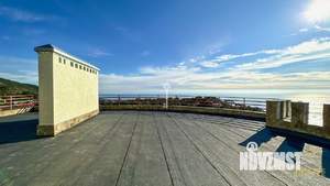 Дом 800м&sup2;, 3-этажный, участок 15 сот.  