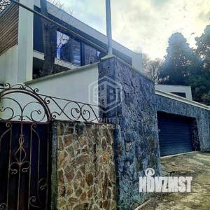 Дом 350м&sup2;, 2-этажный, участок 6 сот.  