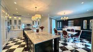 Дом 1600м², 4-этажный, участок 52 сот.  
