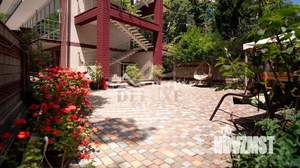 Дом 600м&sup2;, 3-этажный, участок 6 сот.  