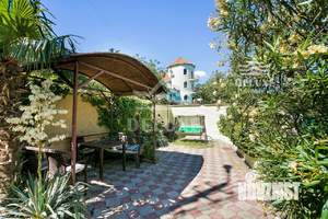 Дом 270м&sup2;, 3-этажный, участок 3 сот.  