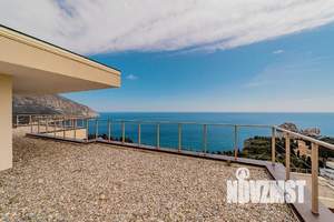 Дом 800м&sup2;, 3-этажный, участок 8 сот.  