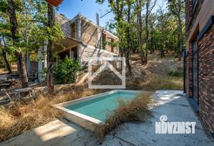 Дом 270м&sup2;, 3-этажный, участок 5 сот.  