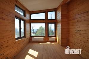 Дом 299м&sup2;, 3-этажный, участок 17 сот.  