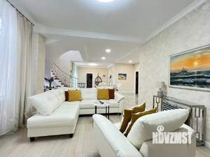 Дом 357м&sup2;, 3-этажный, участок 9 сот.  