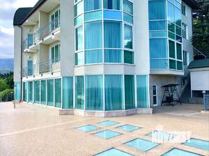 Дом 1292м&sup2;, 4-этажный, участок 40 сот.  