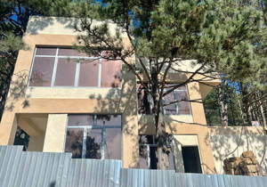 Дом 295м&sup2;, 3-этажный, участок 4 сот.  