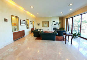 Дом 293м&sup2;, 3-этажный, участок 4 сот.  