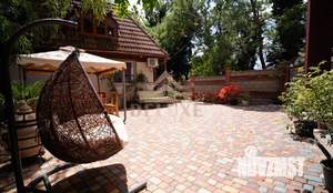 Дом 600м², 3-этажный, участок 6 сот.  