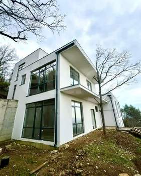 Дом 339м&sup2;, 3-этажный, участок 7 сот.  