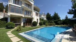 Дом 530м&sup2;, 4-этажный, участок 10 сот.  