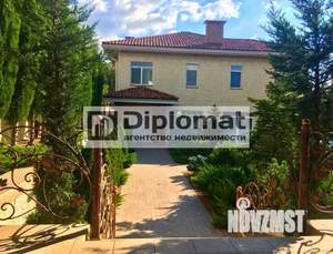 Дом 320м², 2-этажный, участок 10 сот.  