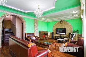 Дом 267м², 3-этажный, участок 7 сот.  