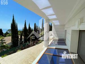 Дом 1700м&sup2;, 3-этажный, участок 13 сот.  