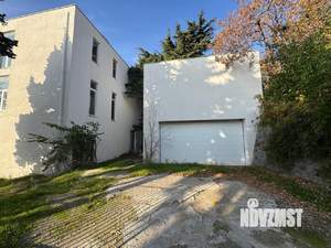 Дом 1184м&sup2;, 3-этажный, участок 21 сот.  