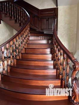 Дом 580м&sup2;, 3-этажный, участок 12 сот.  