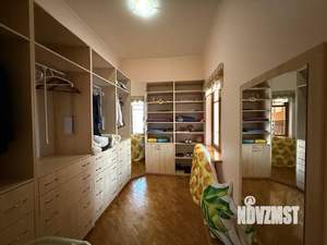 Дом 384м², 3-этажный, участок 14 сот.  