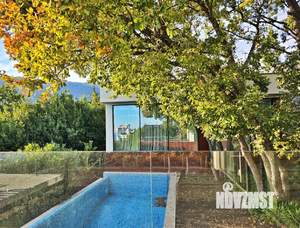 Дом 700м&sup2;, 3-этажный, участок 12 сот.  