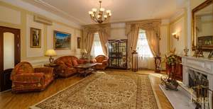 Дом 545м², 3-этажный, участок 16 сот.  