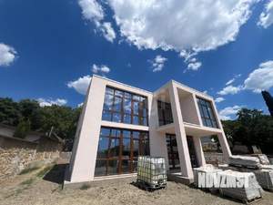 Дом 168м&sup2;, 2-этажный, участок 4 сот.  