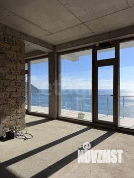 Дом 638м&sup2;, 4-этажный, участок 10 сот.  