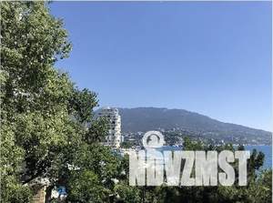 Дом 2000м&sup2;, 5-этажный, участок 36 сот.  