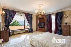 Дом 700м², 3-этажный, участок 17 сот.  