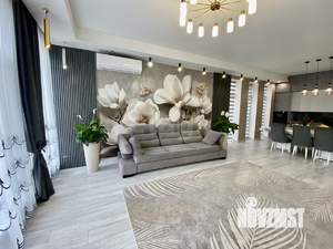 Дом 371м&sup2;, 3-этажный, участок 8 сот.  