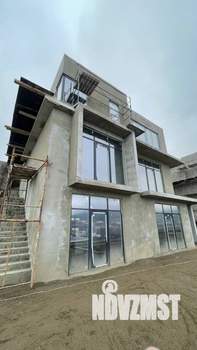 Дом 246м&sup2;, 3-этажный, участок 4 сот.  