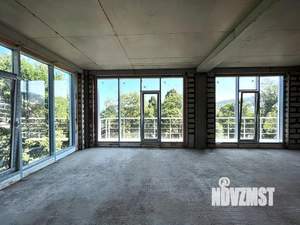 Дом 272м&sup2;, 3-этажный, участок 4 сот.  