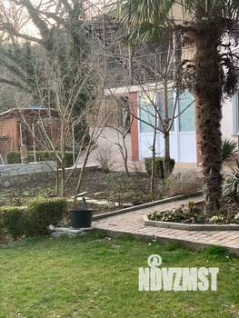 Дом 298м², 2-этажный, участок 4 сот.  