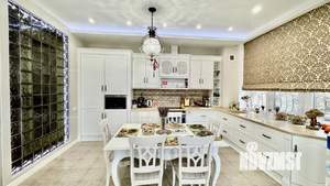 Дом 289м&sup2;, 3-этажный, участок 15 сот.  