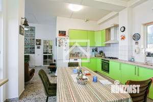 Дом 297м², 3-этажный, участок 12 сот.  