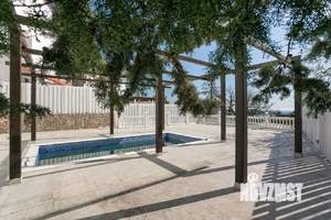 Дом 252м&sup2;, 3-этажный, участок 4 сот.  