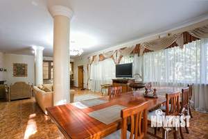 Дом 349м², 3-этажный, участок 9 сот.  