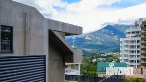 Дом 282м&sup2;, 2-этажный, участок 4 сот.  