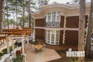 Дом 330м², 2-этажный, участок 10 сот.  